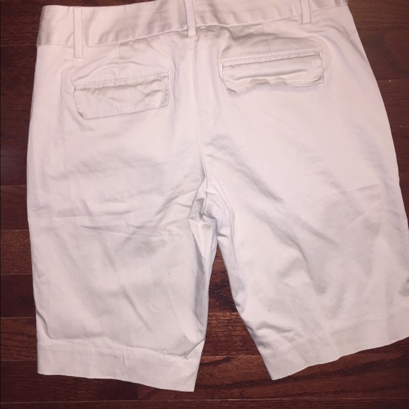 Banana Republic - Safari Style Shorts - Picture 3 of 3
